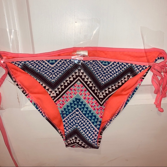 Gap patterned bikini set - Picture 3 of 6